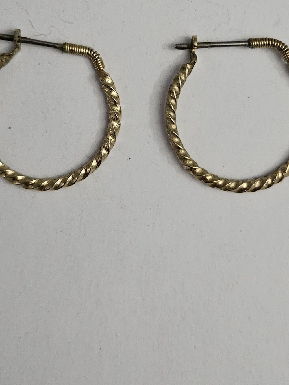 Classic Gold-Toned Hoop Earrings Twisted Rope Texture Lightweight